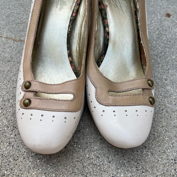 Seychelles heels in bisque and taupe - vintage inspired size 9 - Picture 6 of 7